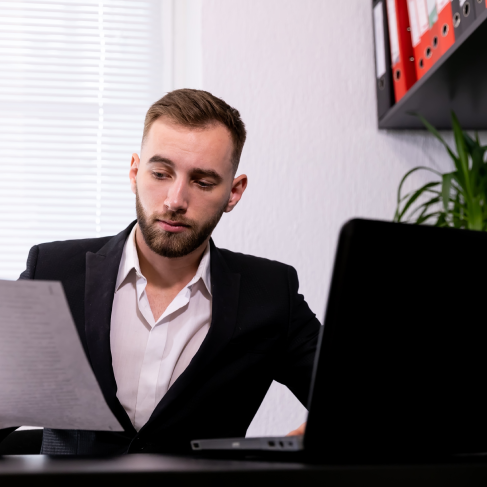 Professional translator working on affidavits, contracts and evidence files in Massachusetts, ensuring legal accuracy.